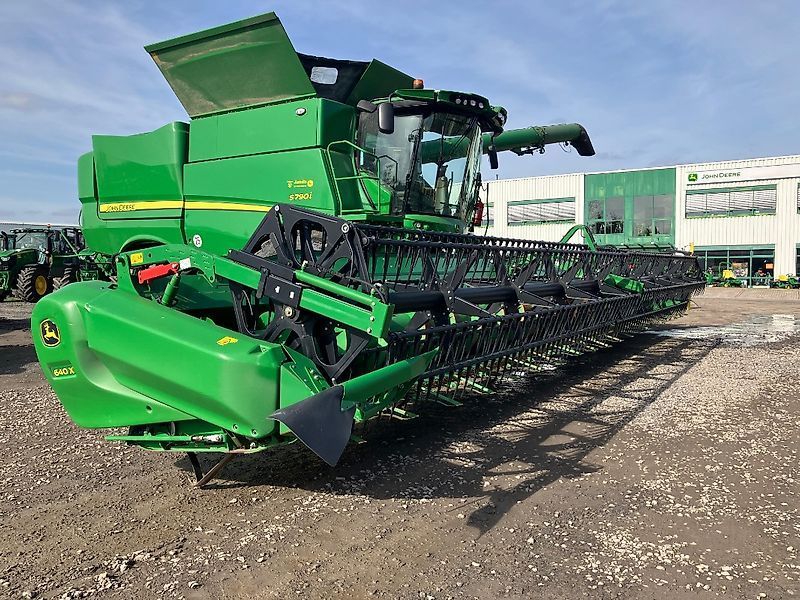 John Deere S 790 Kombajn zbożowy 259 000 €