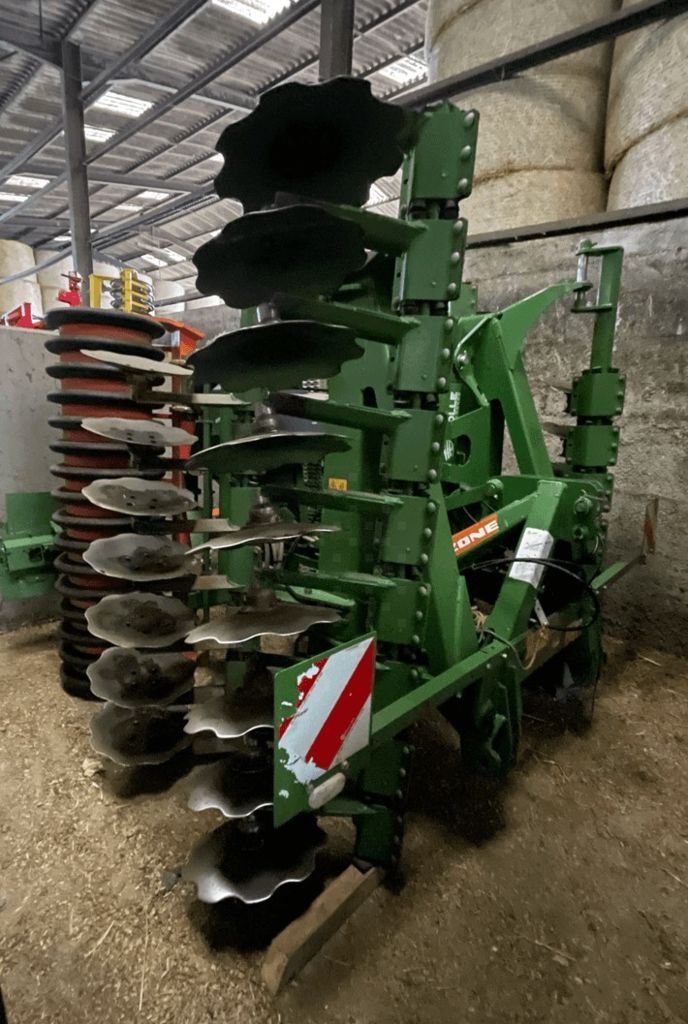 E-FARM: Amazone catros - Kultywator - id 9ZNMVPG - 18 000 € - Rok produkcji: 2017 - Francja