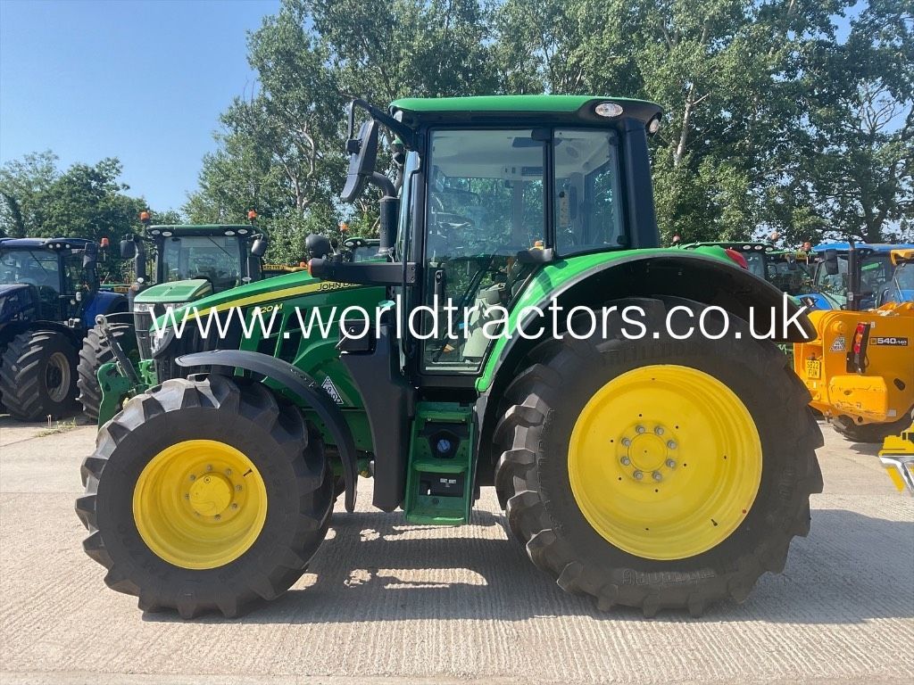 John Deere 6120 M Tractor €80,204