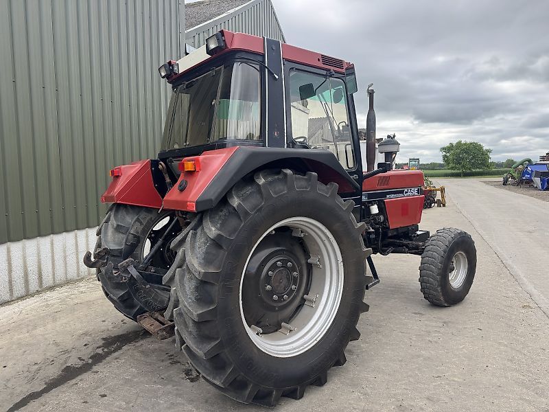 E-FARM: Case IH international 1056xl 2wd - Tractor - id UFXFLPA - Engine hours: 7 - 530,United Kingdom