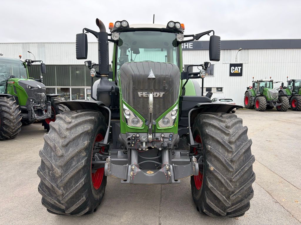 Fendt 824 Vario Profi Plus Tractor €115,000