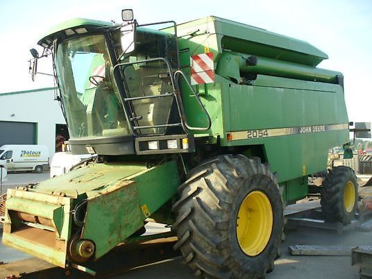 John Deere 2066 Combine harvester
