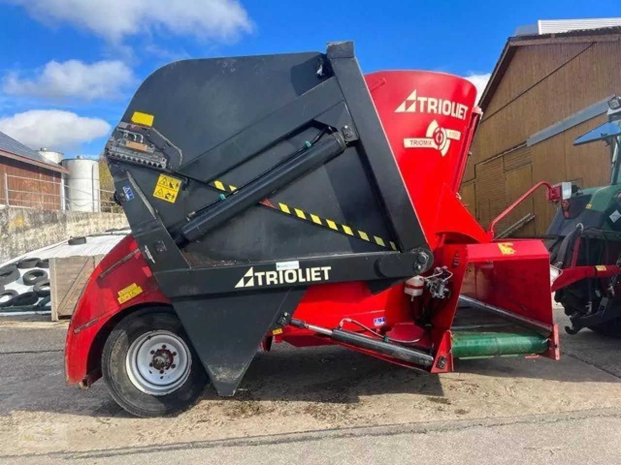 E-FARM: TRIOLIET Triomix 1 1000 - Mixer feeder - id FTITNIH - €24,790 - Year of construction: 2014 - Germany