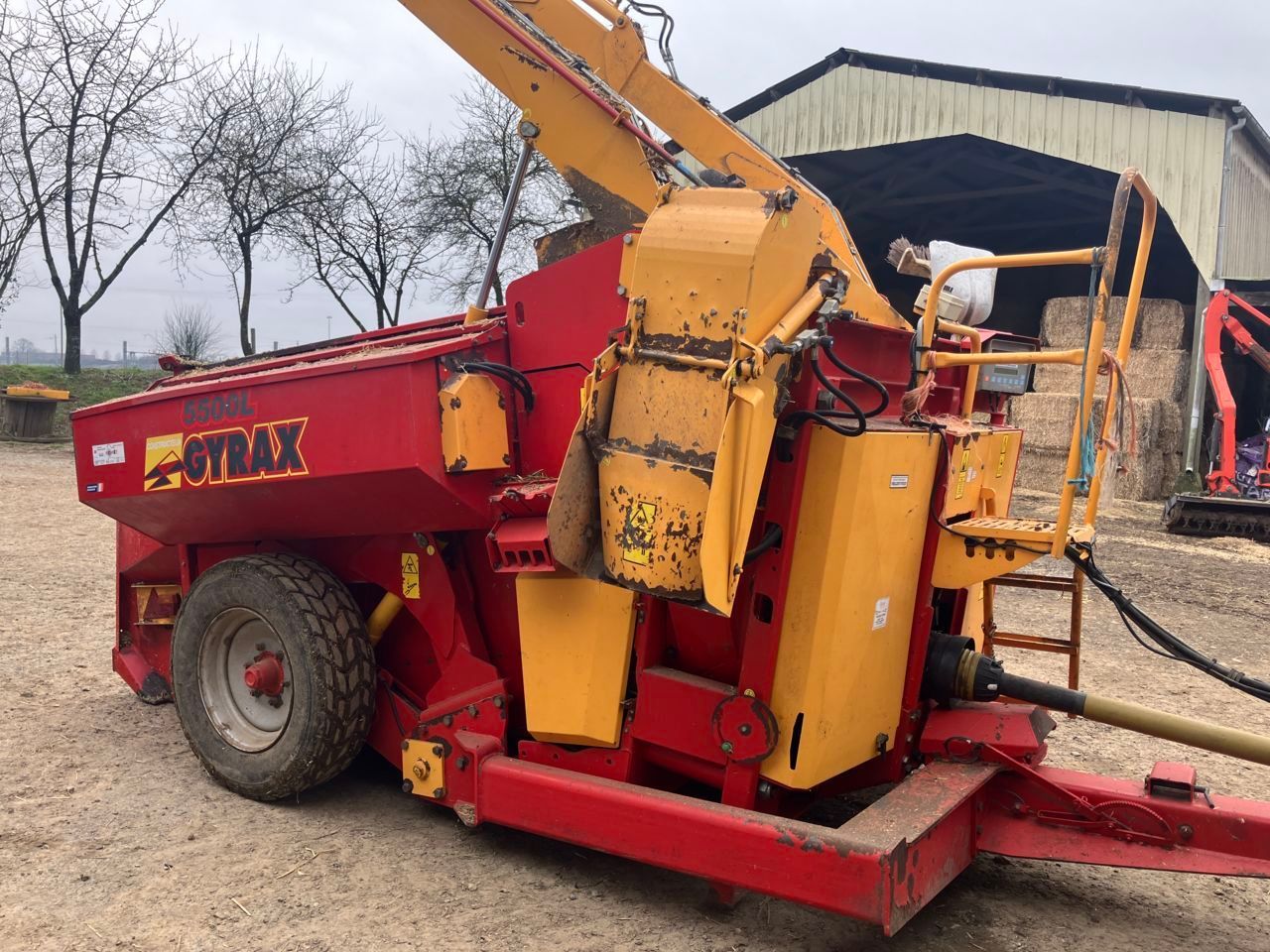 E-FARM: Gyrax 5500l - Feeder other - id DT8MTIG - €6,900 - Year of construction: 2013 - France