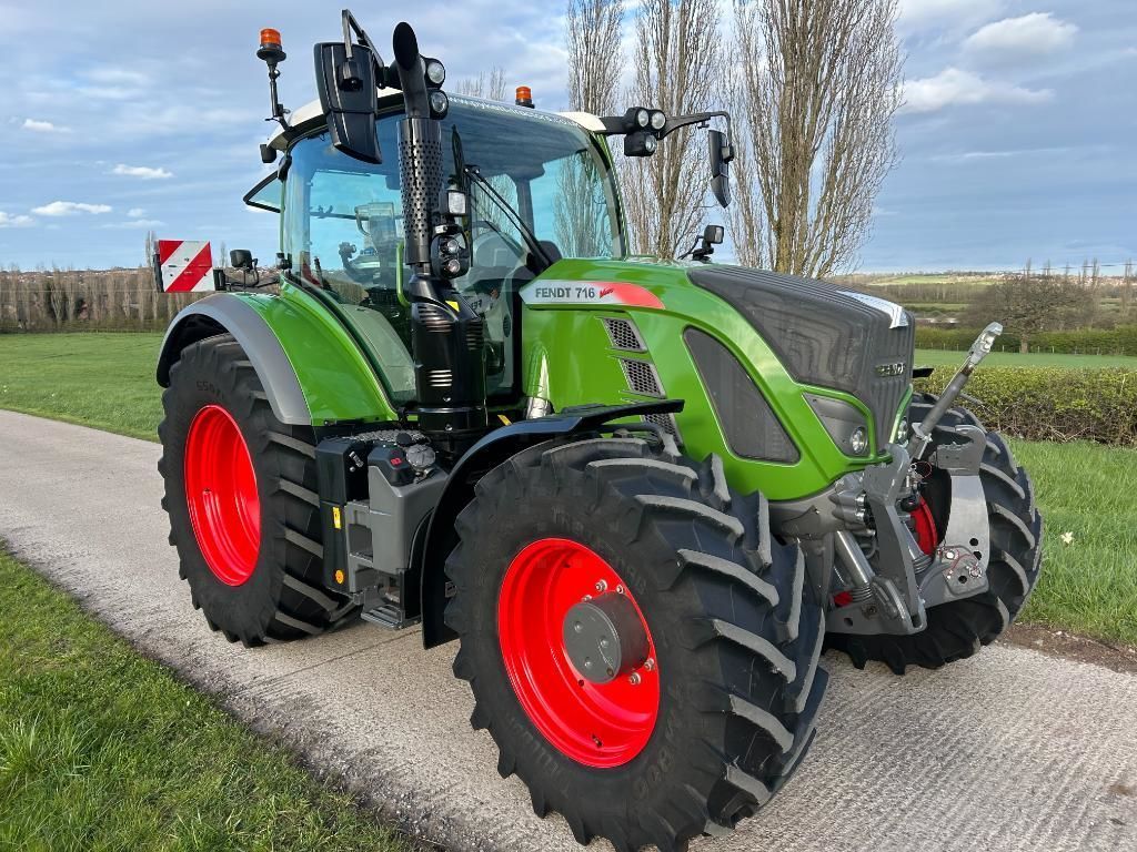 Fendt 716 Vario Traktorius 117 721 €