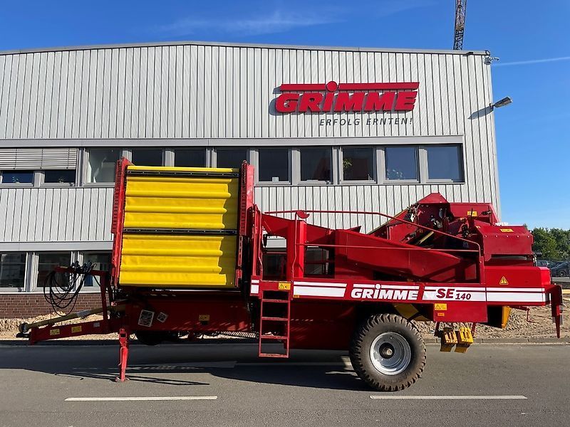 E-FARM: Grimme se 140 sb - Burgonya betakarító - id JSN3AS6 - 61 200 EUR - Gyártási év: 2013 - Németország