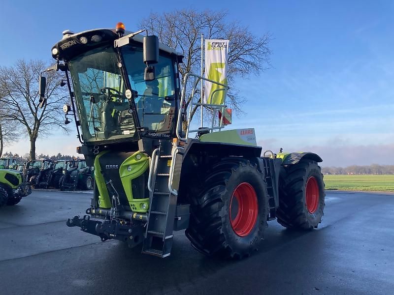 Claas Xerion 4200 SADDLE TRAC Tractor €292,000