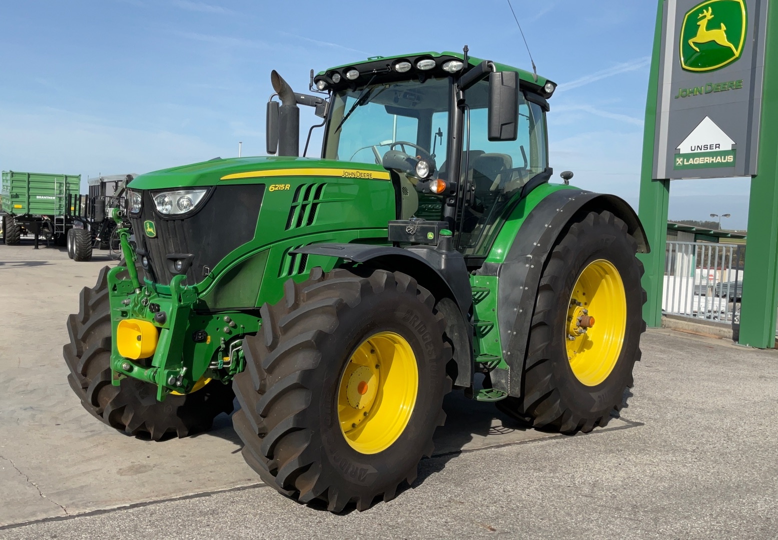 John Deere 6215 R tractor €89,900