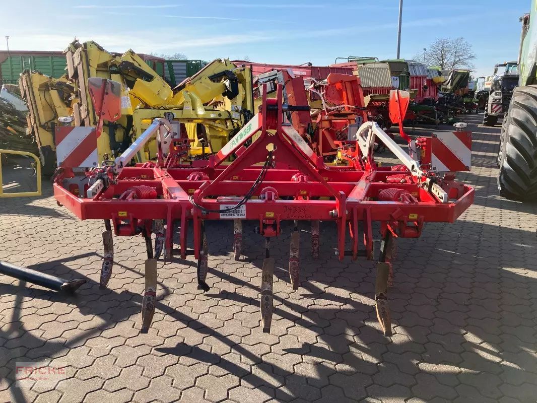 Pöttinger Synkro 3030 Grubber 12.900 €