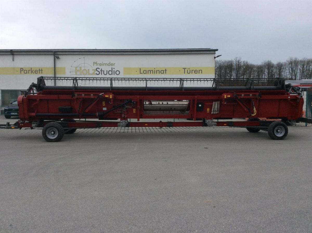 Case IH 3050 10,7 m Header €47,500