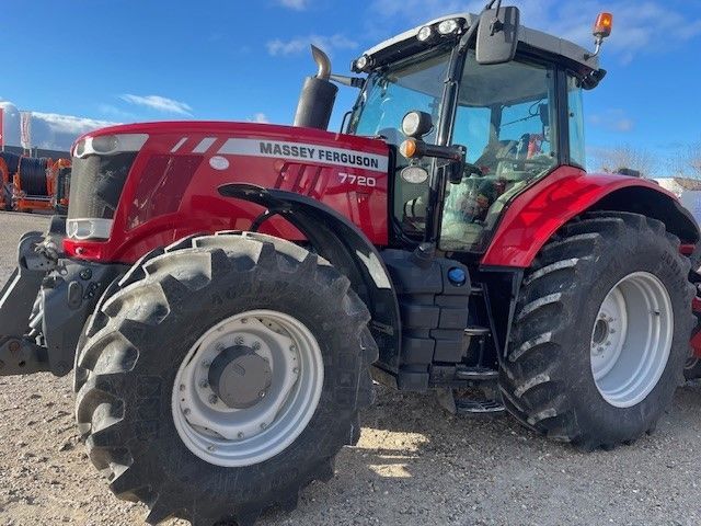 Massey Ferguson 7720 Tractor €74,000