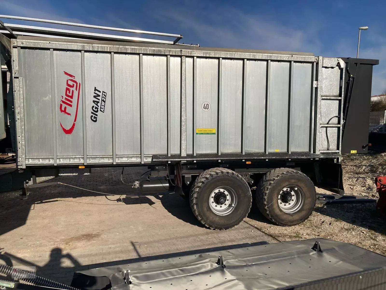 E-FARM: Fliegl gigant asw 271 c - Transporte de forraje - id 1R88ZJ6 - 31.000 € - Año: 2013 - Alemania