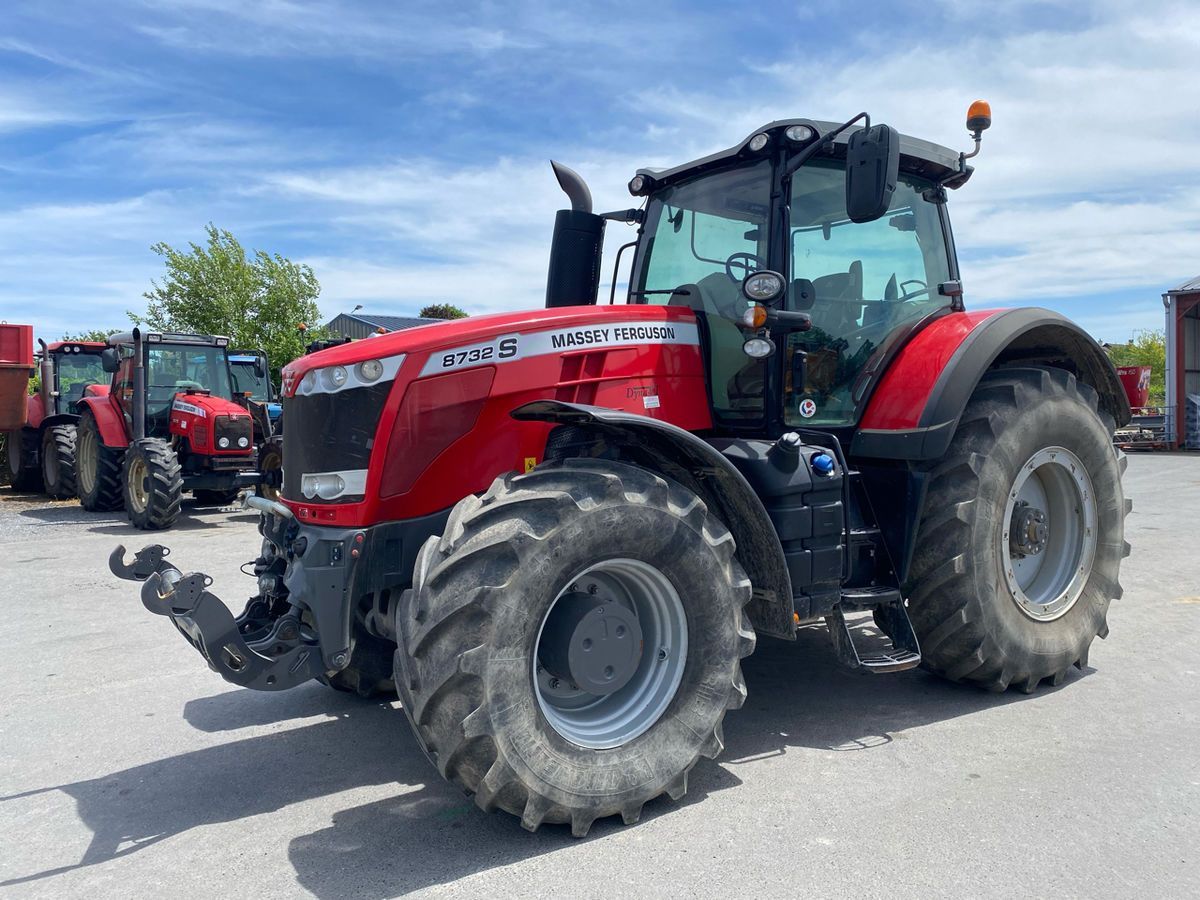 E-FARM: Massey Ferguson 8732 Dyna-VT - Traktor - id QFUITXI - 130 000 € - Rok produkcji: 2019 - Motogodziny: 3800,Moc silnika: 320,Francja
