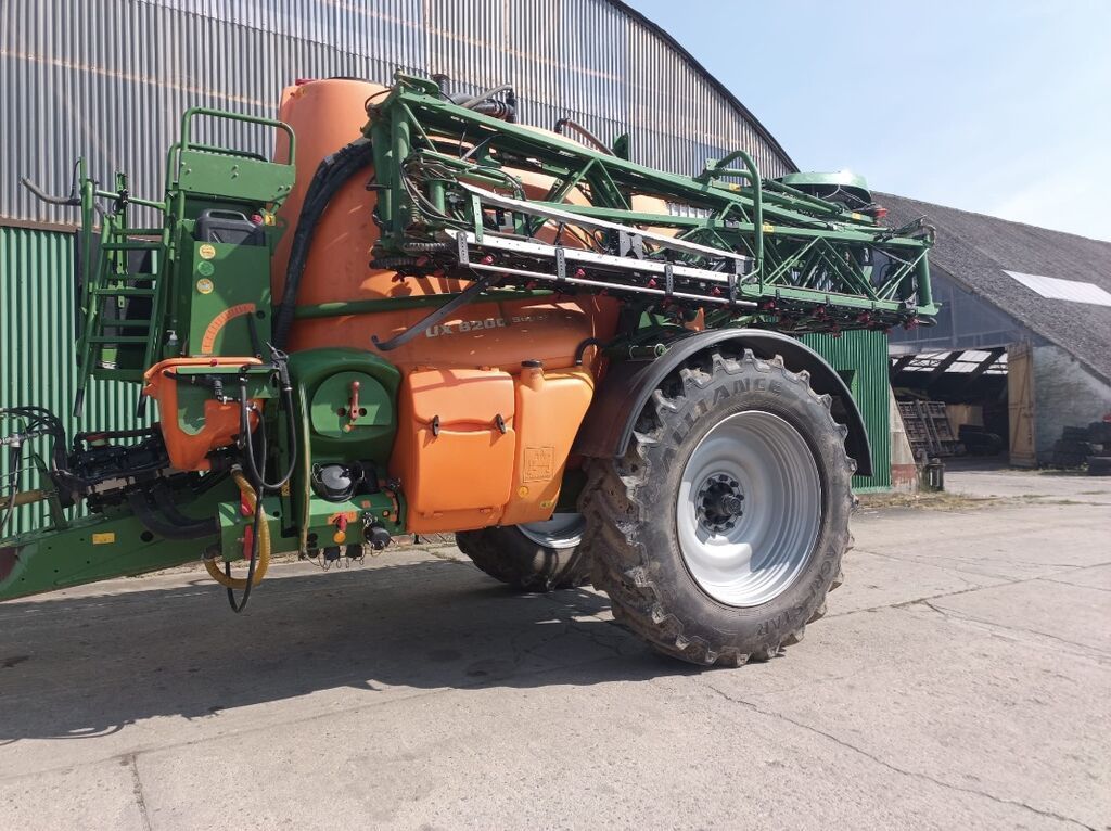 E-FARM: Amazone ux 6200 super - Pflanzenschutzspritze - id GLYI3BK - 48.000 € - Baujahr: 2018 - Abgelesene Motorstunden: 1.585,Deutschland