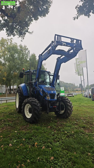 E-FARM: New Holland T5.105 - Tractor - id P9DSILB - €45,000 - Year of construction: 2014 - Engine hours: 7,100,Engine power (HP): 100,France