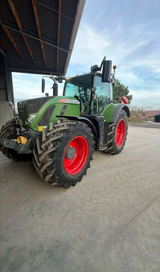 Fendt 724 Vario ProfiPlus Tractor €133,000