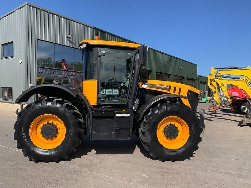 JCB Fastrac 4220 Traktor 92 096 €