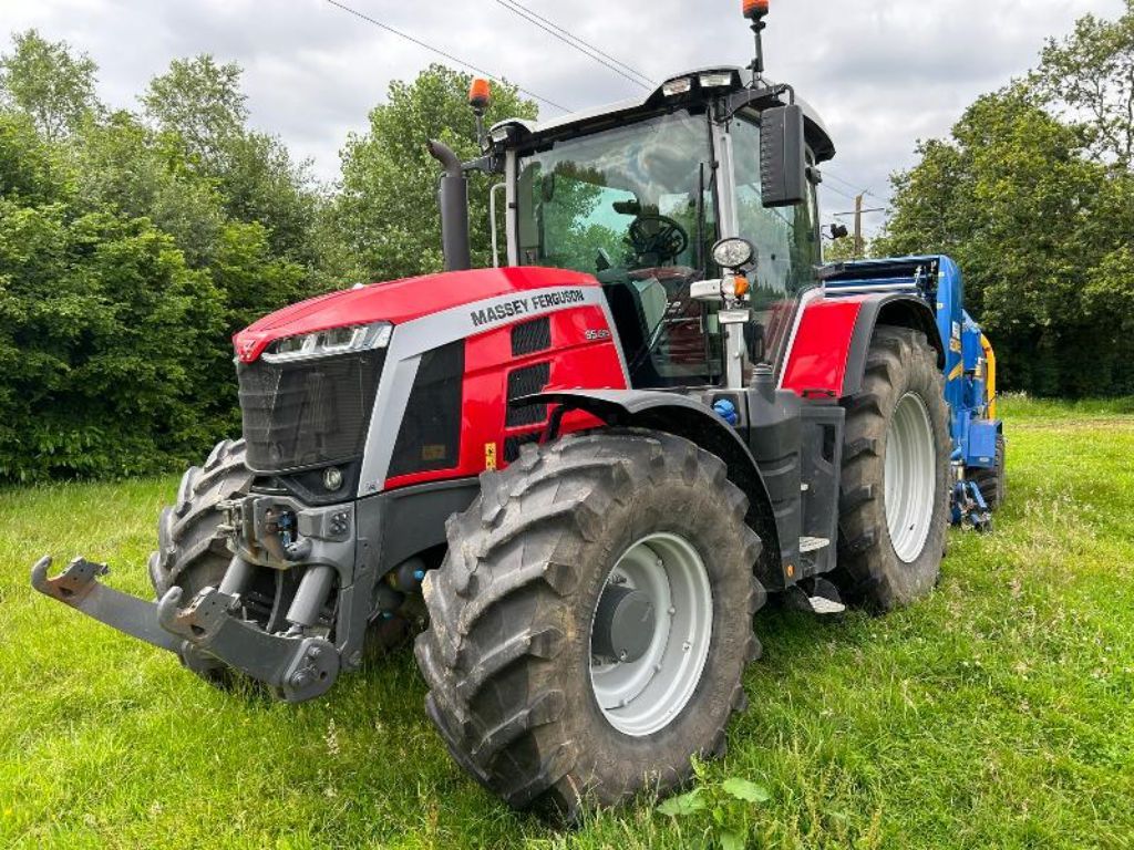 E-FARM: Massey Ferguson 8S.265 - Traktor - id C5C48AP - 125.000 € - Baujahr: 2021 - Abgelesene Motorstunden: 3.500,Motorleistung (PS): 265,Frankreich