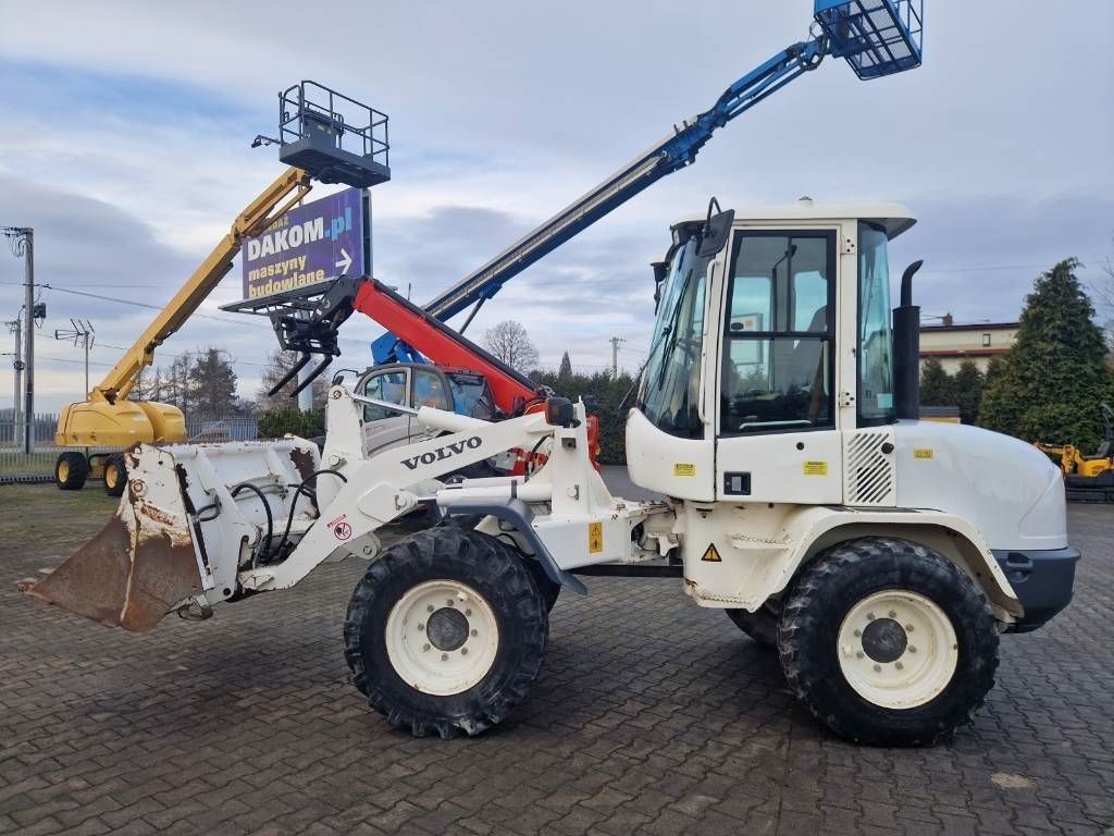 VOLVO l 30 b Wheel loader €28,341