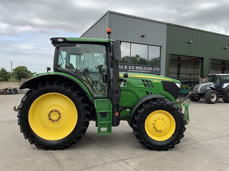 E-FARM: John Deere 6150 R - Traktor - id C2DMABW - 40 331 EUR - Gyártási év: 2015 - Üzemóra (motor): 8174,Egyesült Királyság