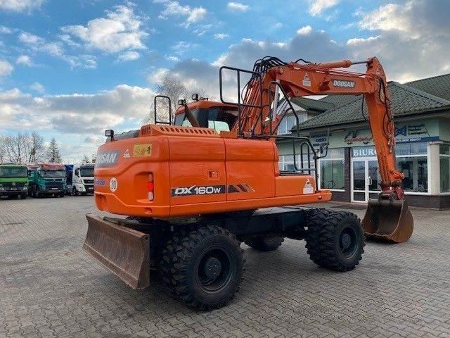 E-FARM: Doosan dx 160 w-3 mobilbagger - Wheeled excavator