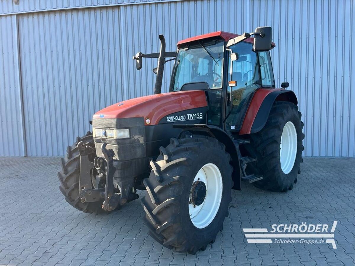 New Holland TM 135 Traktor 21 885 €