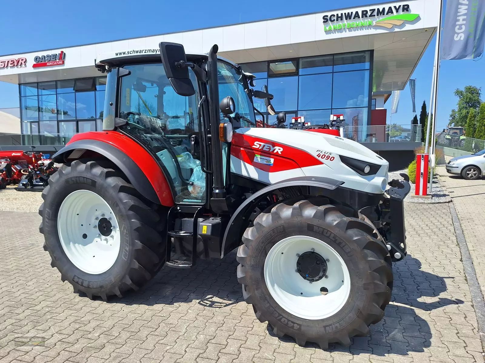 Steyr 4090 plus Traktor
