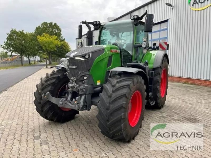 E-FARM: Fendt 728 Vario ProfiPlus - Tractor - id IFJ32MD - €254,900 - Year of construction: 2023 - Engine hours: 879,Engine power (HP): 300,Germany