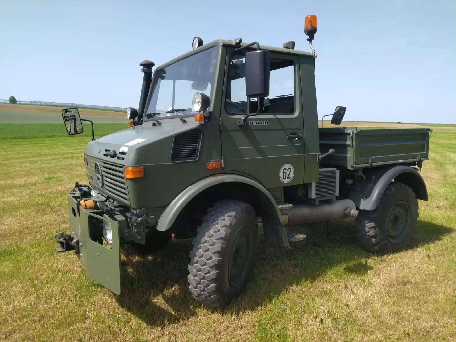 Mercedes-Benz unimog u1400 flugzeugschlepper wandler ez.01 best zustand Vehículo de motor