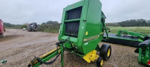 E-FARM: John Deere 590 - Presse à balles - id GJAZJKT - 6 661 € - Danemark