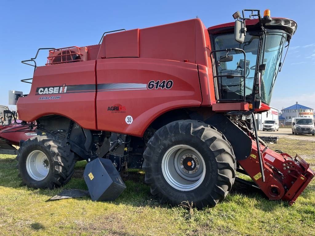E-FARM: Case IH af6140 - Mähdrescher - id PFGWKMN - 111.395 € - Baujahr: 2016 - Abgelesene Motorstunden: 3.100,Ungarn