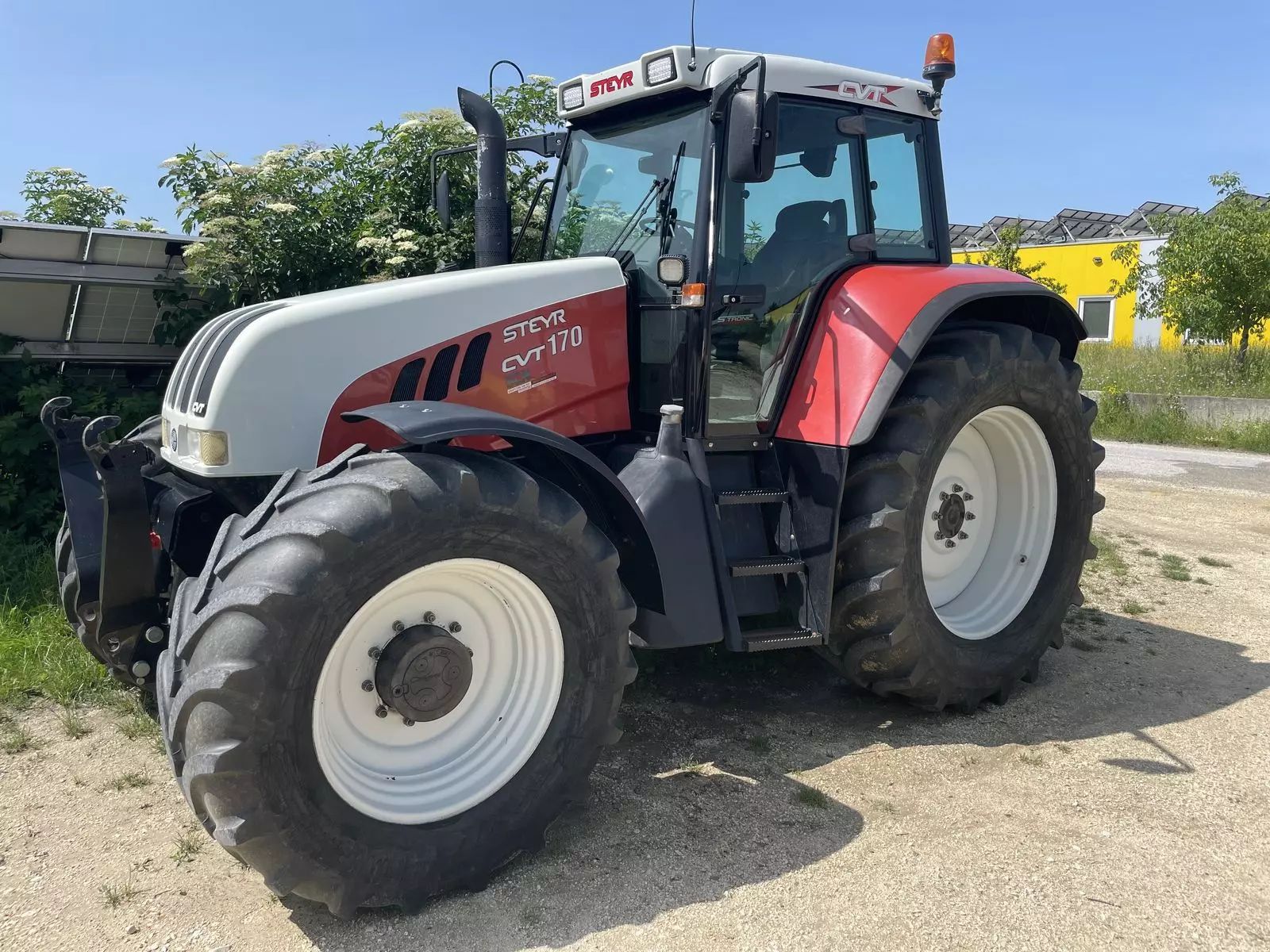 E-FARM: Steyr CVT 170 - Traktor - id LM2LM5E - 55.752 € - Baujahr: 2001 - Abgelesene Motorstunden: 9.952,Motorleistung (PS): 170,Österreich