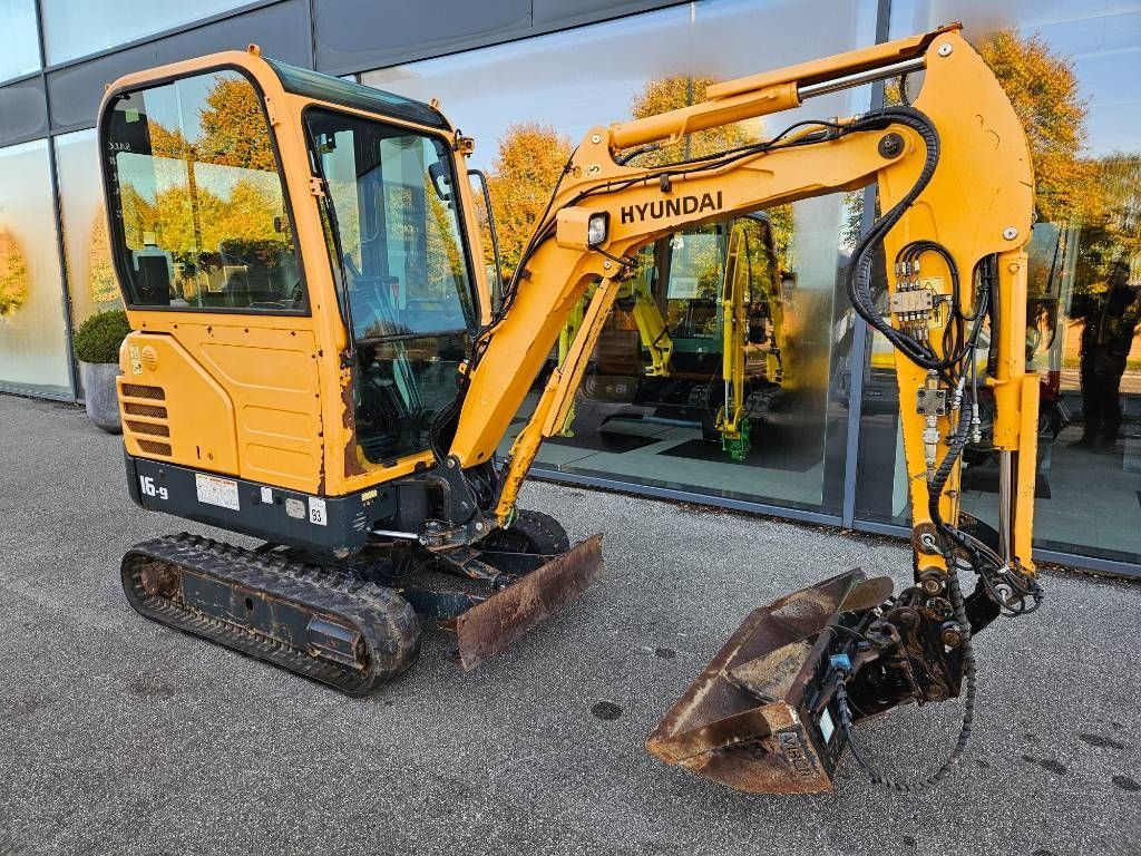 HYUNDAI robex 16-9 Mini excavator €13,379