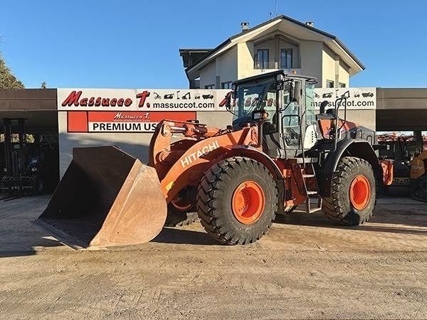 E-FARM: Hitachi zw220-6 - Chargeuse sur pneus - id KG2MDWK - 115 000 € - Année: 2021 - Lecture du nombre d'heure: 3 925,Italie