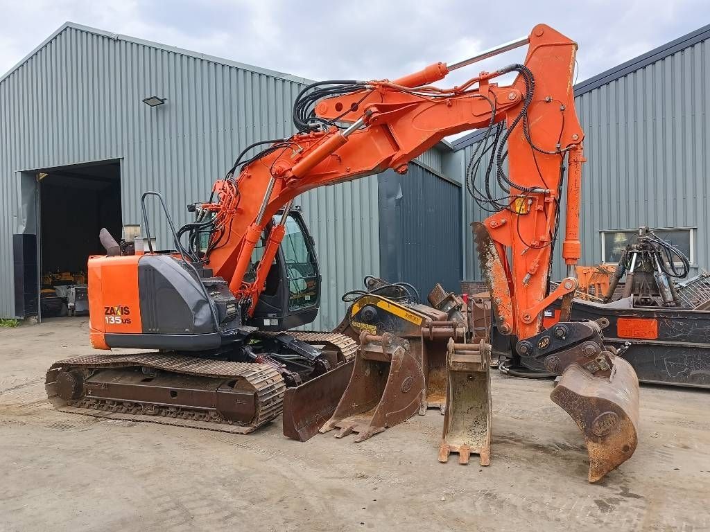 Hitachi zx 135 us 5-b tracked excavator bagger Koparka gąsienicowa 36 750 €