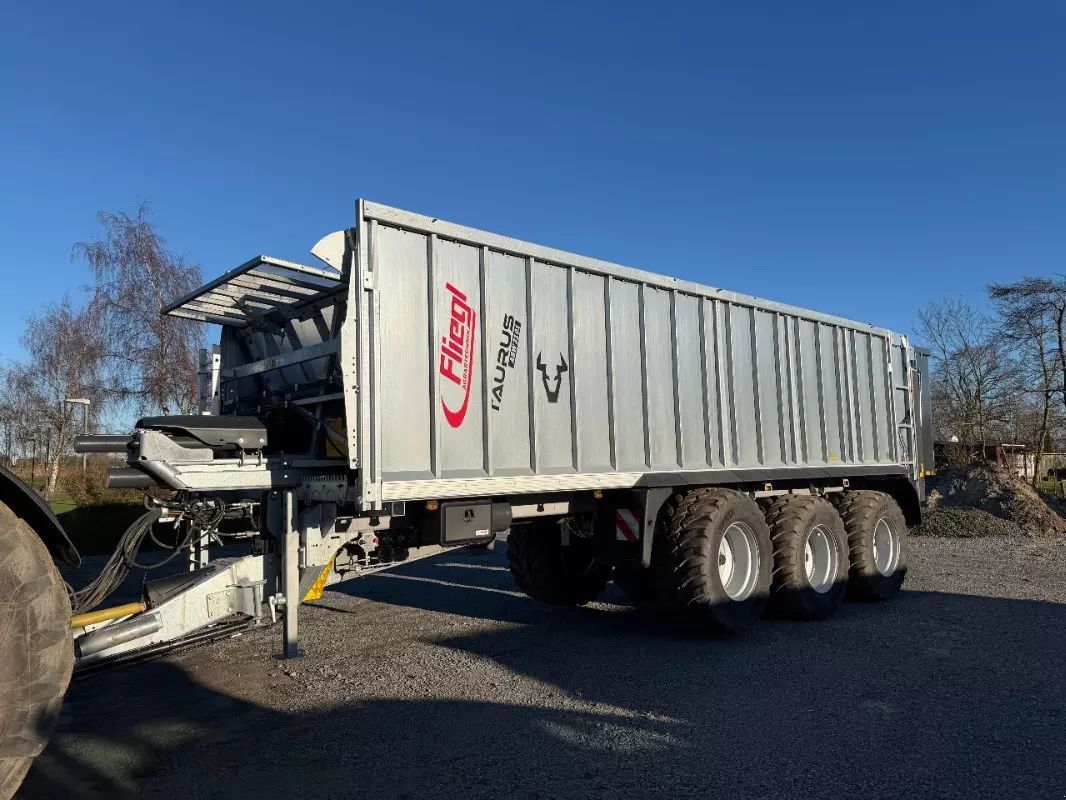 Fliegl gigant asw 3101 taurus fox Remolque 94.500 €