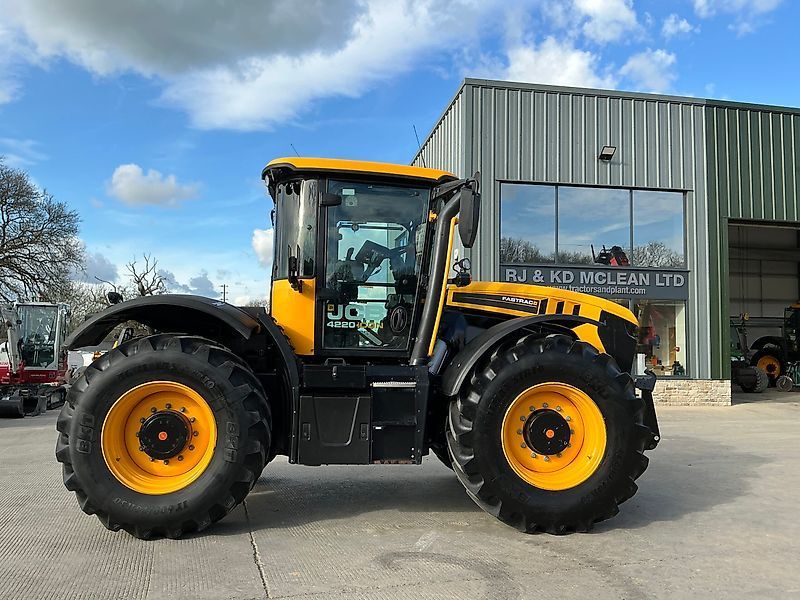 JCB Fastrac 4220 iCON Tracteur 108 353 €