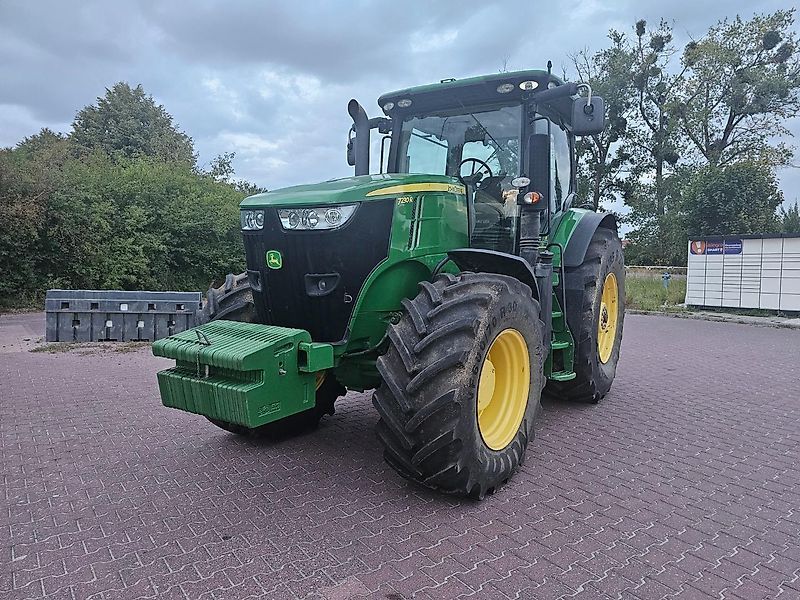 John Deere 7230 R Tractor €72,000