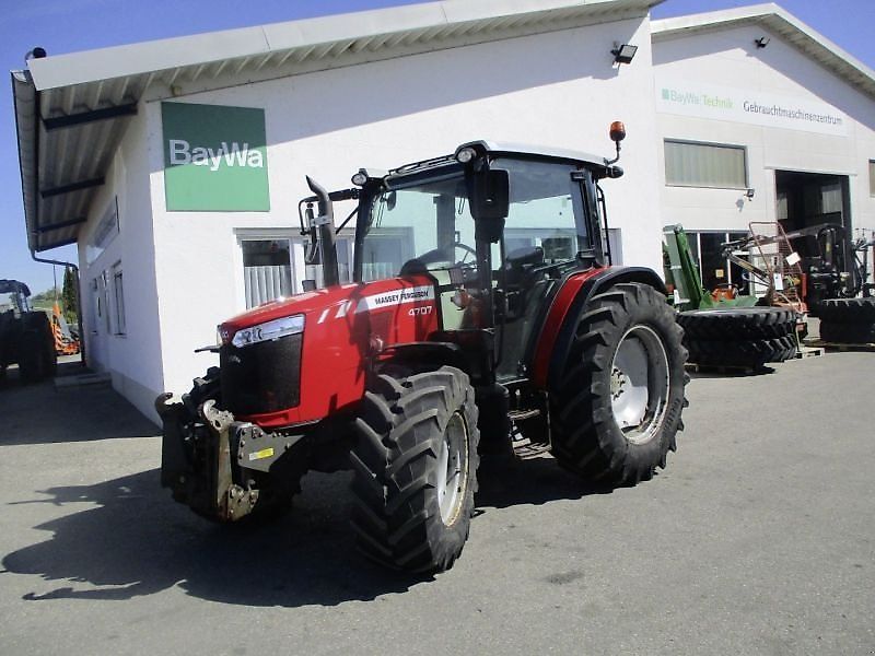 Massey Ferguson 4707 Tractor €26,807