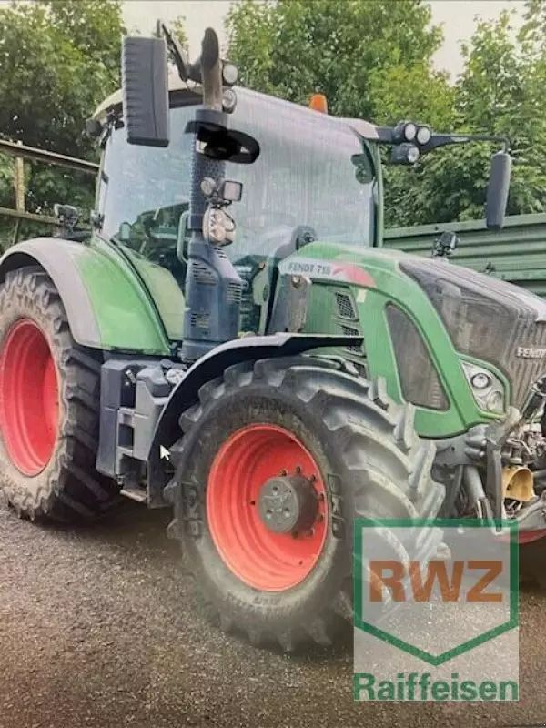 Fendt 718 Vario Traktor 73.109 €