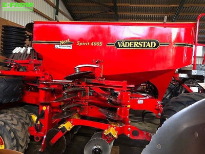 E-FARM: VÄDERSTAD ST 400C - Drill - id 2YXHJ6N - €43,361 - Year of construction: 2011 - Germany