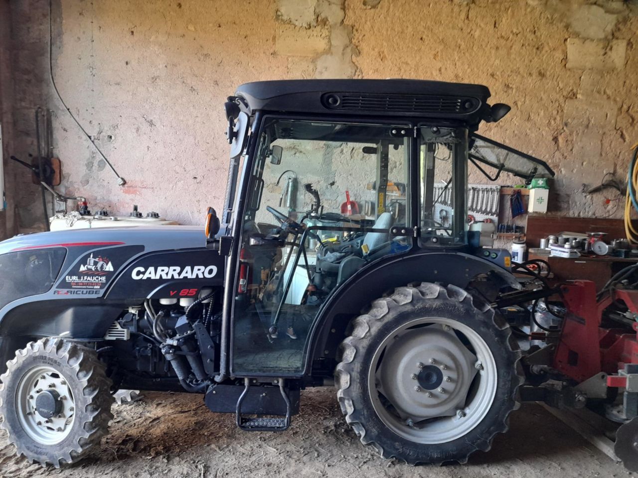 E-FARM: Carraro 85v - Tractor - id FBVNRHT - 37.500 EUR - Anul: 2021 - Citeste ore: 1.250,Muterea motorului: 85,Franța