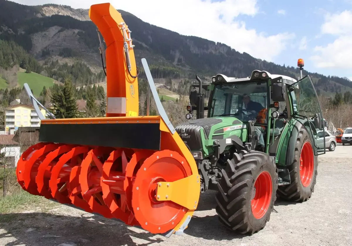 E-FARM: Westa 650/6570/7370 schneefräse traktor lindner aebi - Attrezzatura per servizio invernale - id HK4WFVX - 13.990 € - Austria