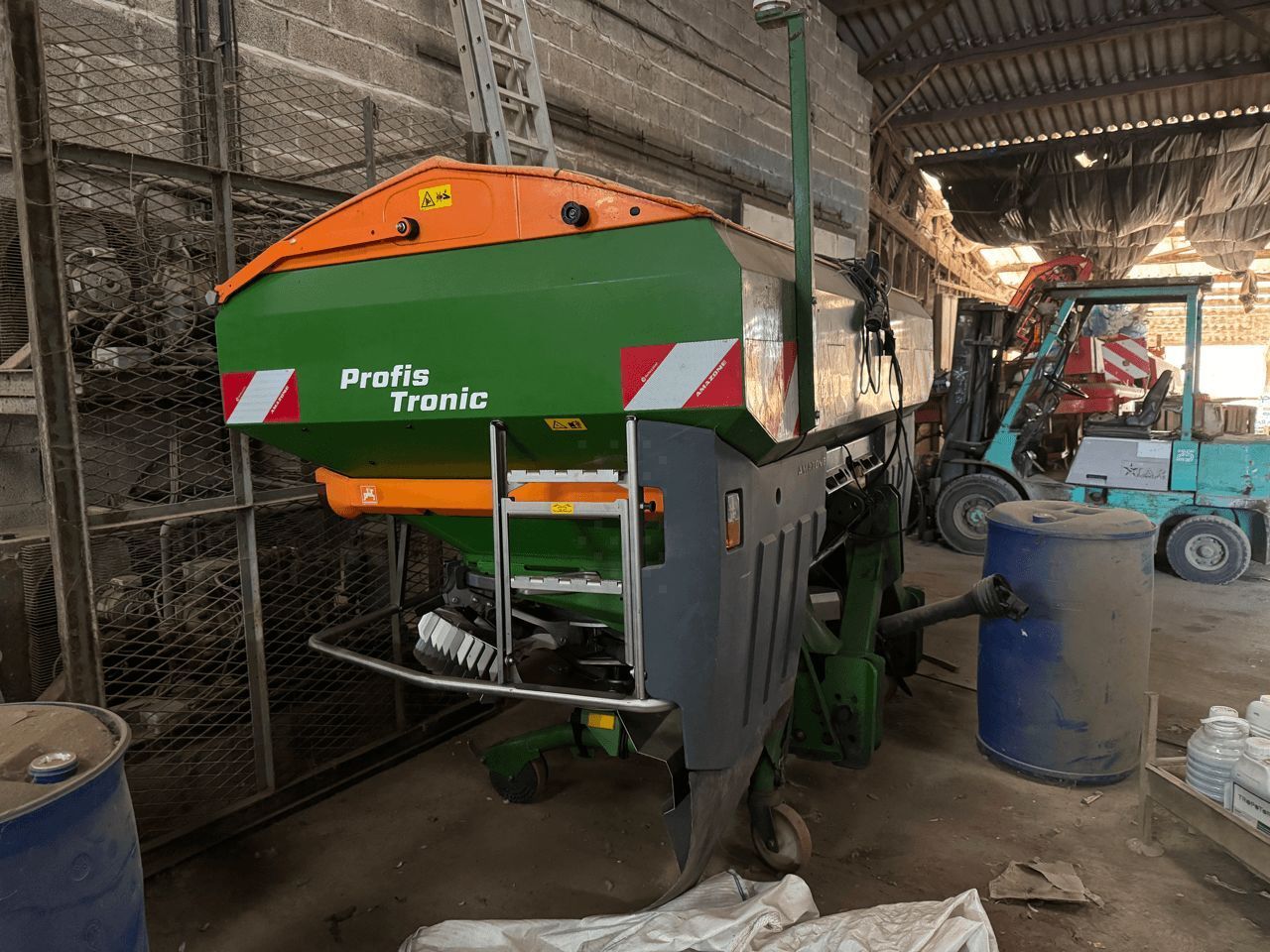 Amazone za-v 3200 profis tronic Fertiliser spreader €15,000