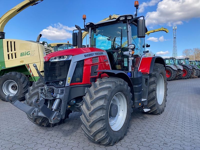 E-FARM: Massey Ferguson 8S.225 Efficient - Traktor - id I9TLBZZ - 97 000 € - Rok produkcji: 2022 - Motogodziny: 1450,Moc silnika: 225,Niemcy