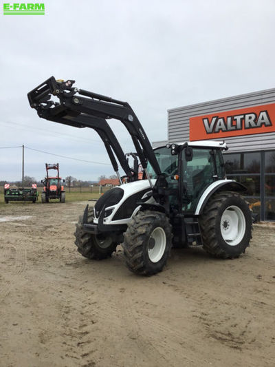 E-FARM: Valtra A104 - Tractor - id HQM2DQA - €65,000 - Year of construction: 2019 - Engine hours: 1,990,Engine power (HP): 105,France