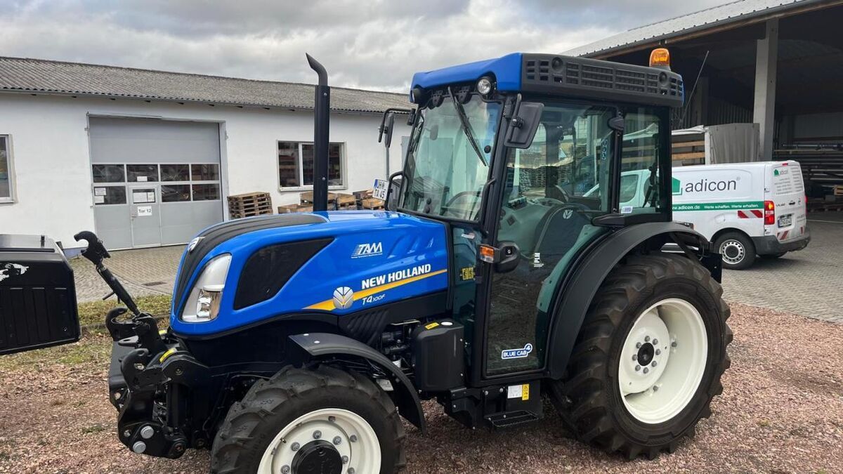New Holland T4.100 F Tractor €65,000