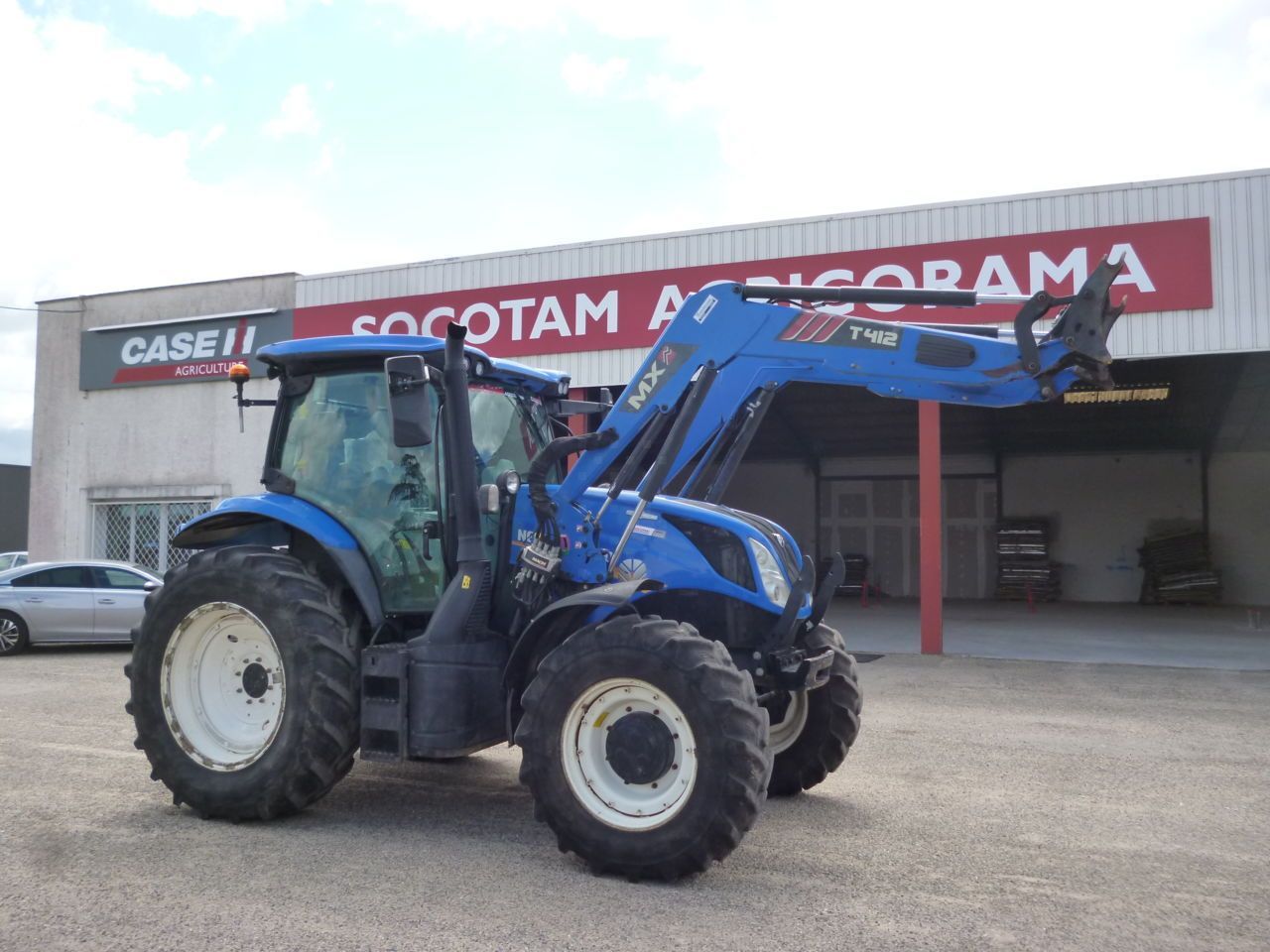 E-FARM: New Holland T6.175 - Traktor - id SWBUTPF - 57.000 € - Baujahr: 2019 - Abgelesene Motorstunden: 5.900,Motorleistung (PS): 145,Frankreich