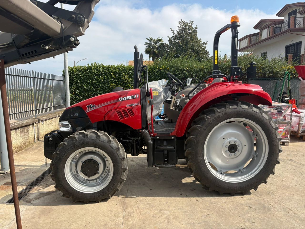 Case IH Farmall 75 C Tractor