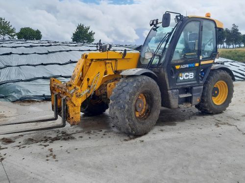 E-FARM: JCB 54270agprot4f - Chargeur télescopique  - id 9VTZW4F - 59 000 € - Année: 2019 - Lecture du nombre d'heure: 3 585,France